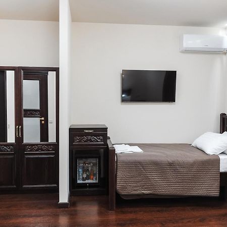 Dvin Hotel Pawłodar Zewnętrze zdjęcie