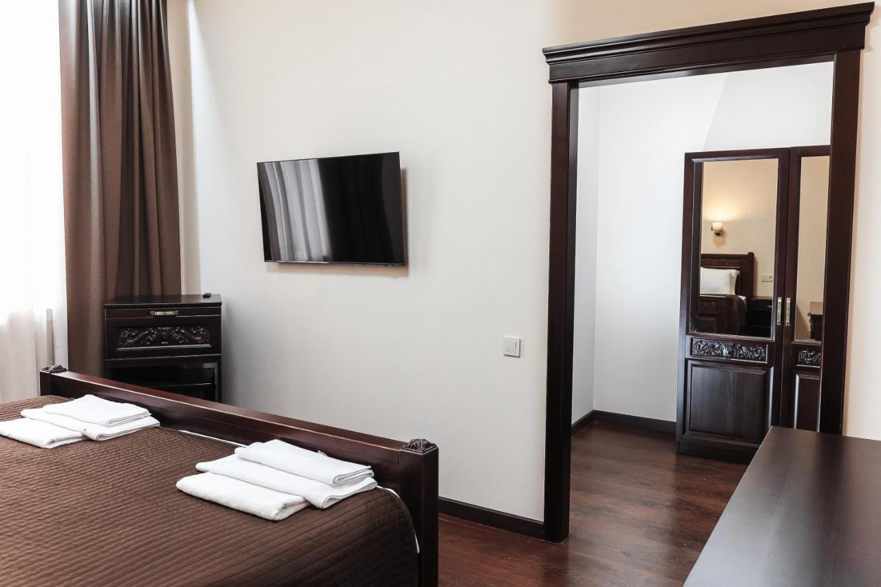 Dvin Hotel Pawłodar Zewnętrze zdjęcie