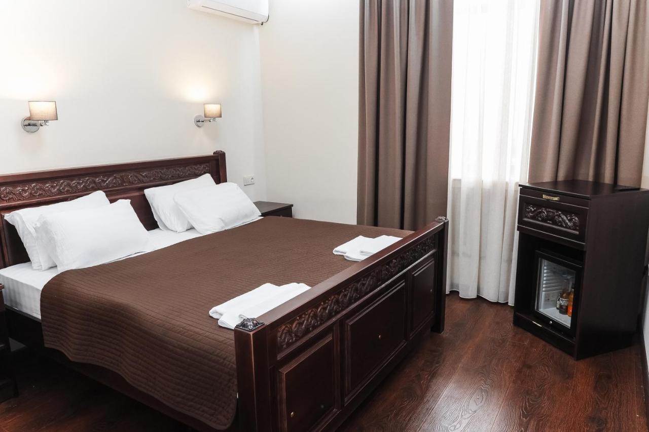 Dvin Hotel Pawłodar Zewnętrze zdjęcie