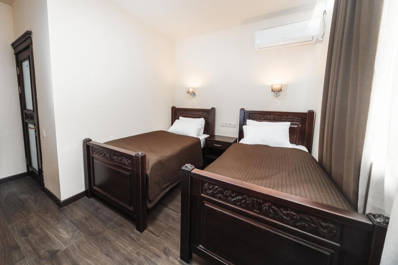 Dvin Hotel Pawłodar Zewnętrze zdjęcie