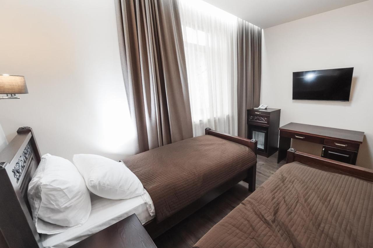 Dvin Hotel Pawłodar Zewnętrze zdjęcie