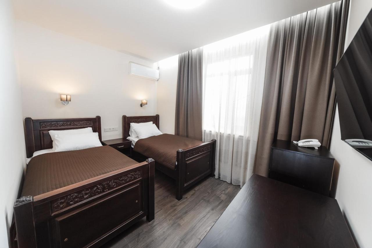 Dvin Hotel Pawłodar Zewnętrze zdjęcie