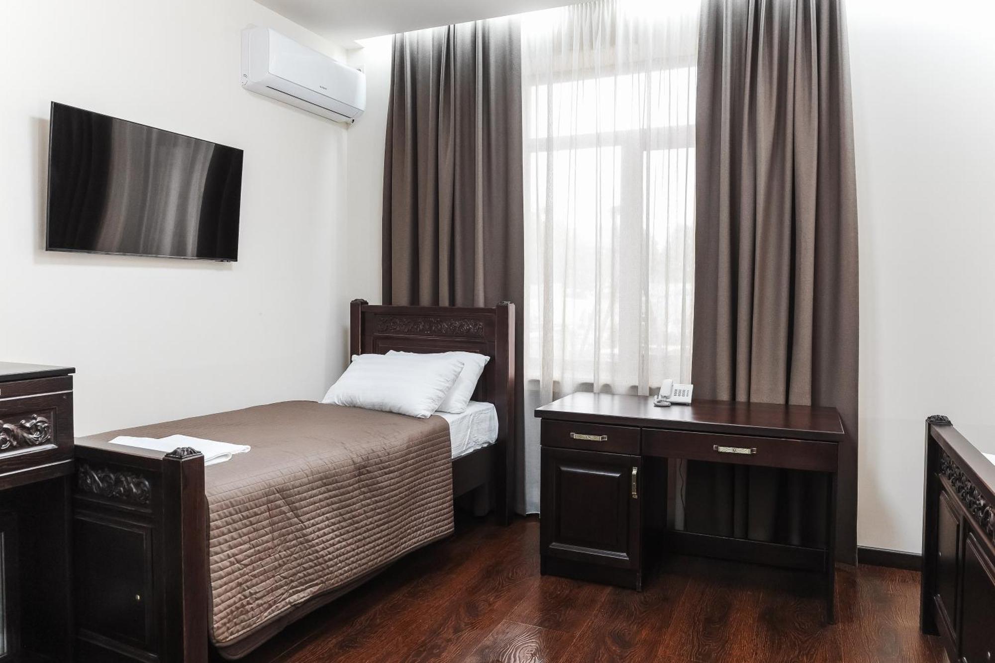 Dvin Hotel Pawłodar Zewnętrze zdjęcie