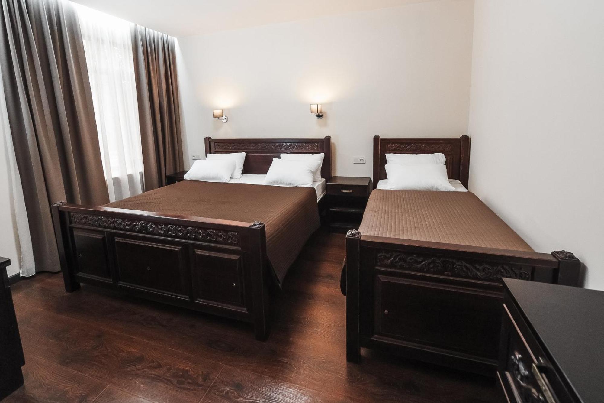 Dvin Hotel Pawłodar Zewnętrze zdjęcie