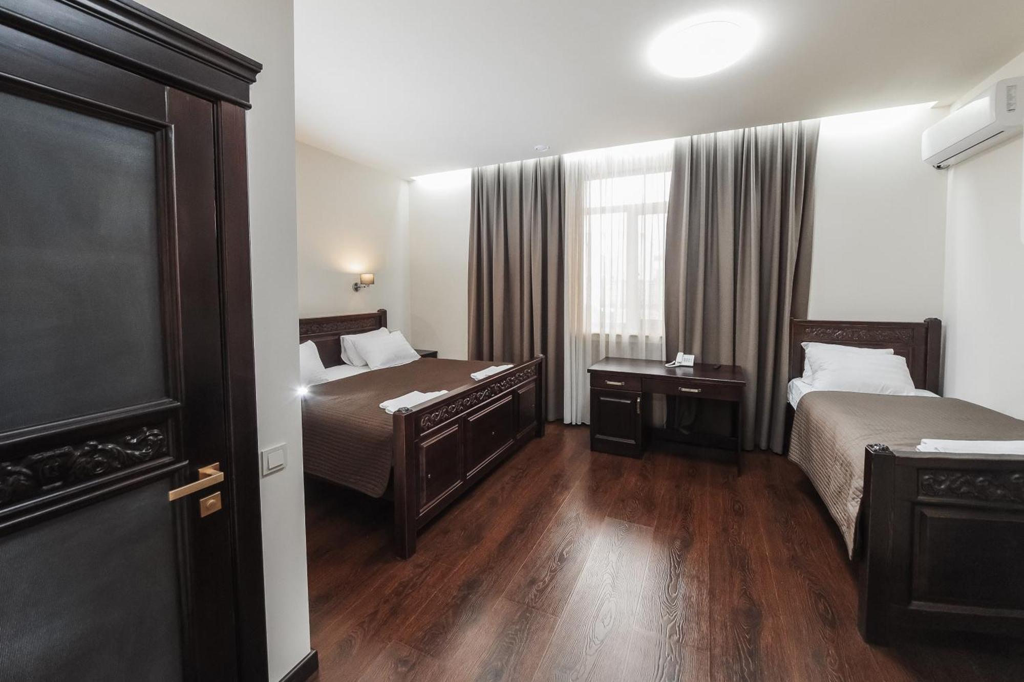 Dvin Hotel Pawłodar Zewnętrze zdjęcie