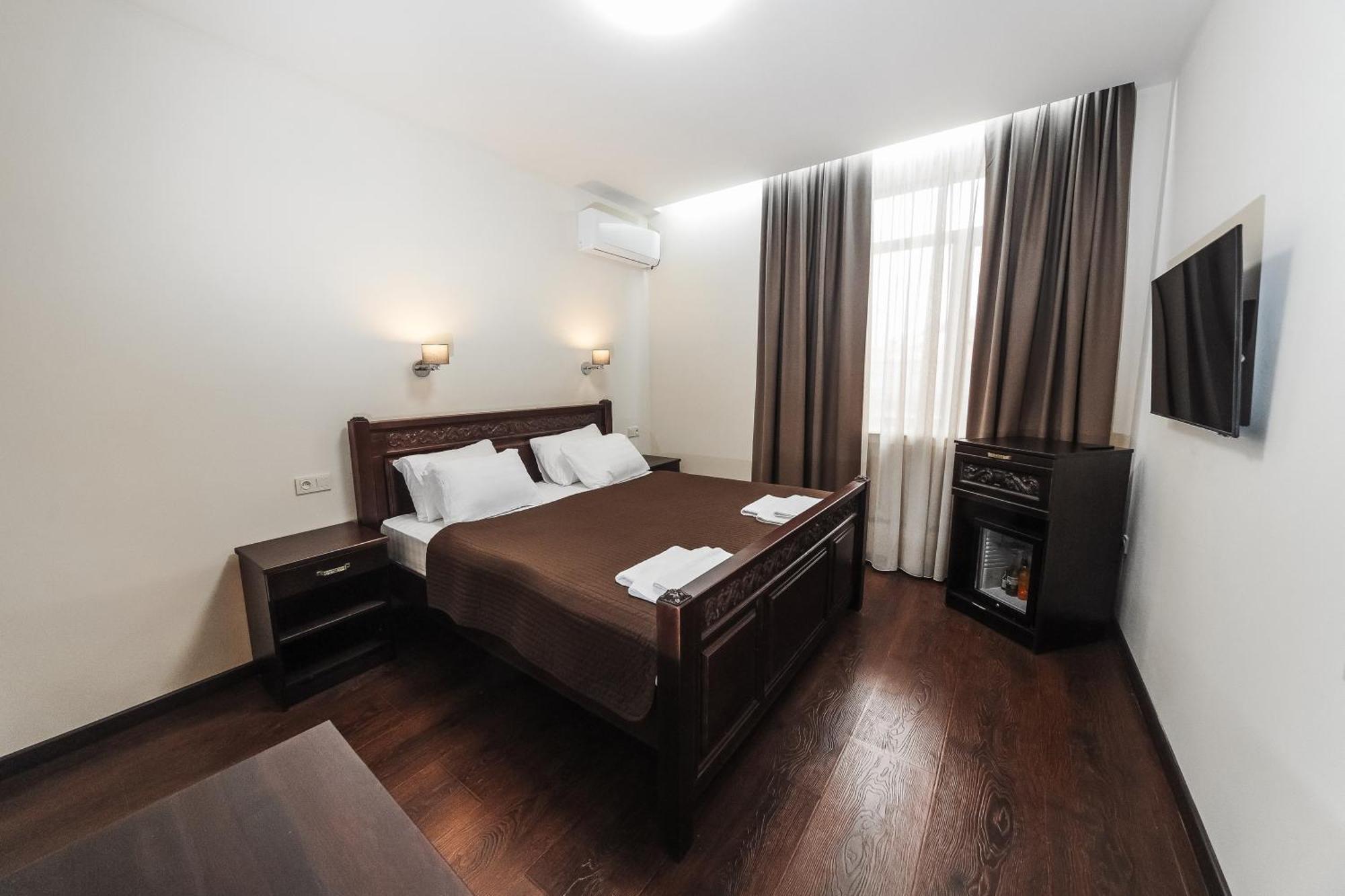 Dvin Hotel Pawłodar Zewnętrze zdjęcie