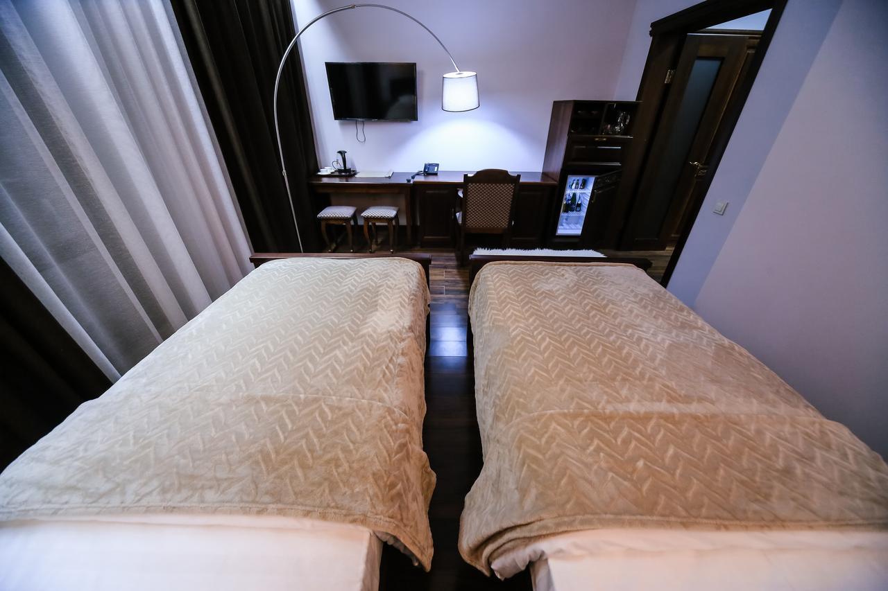 Dvin Hotel Pawłodar Zewnętrze zdjęcie
