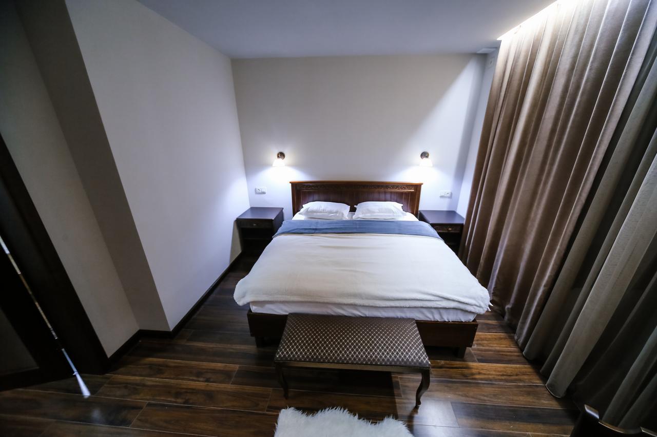 Dvin Hotel Pawłodar Zewnętrze zdjęcie