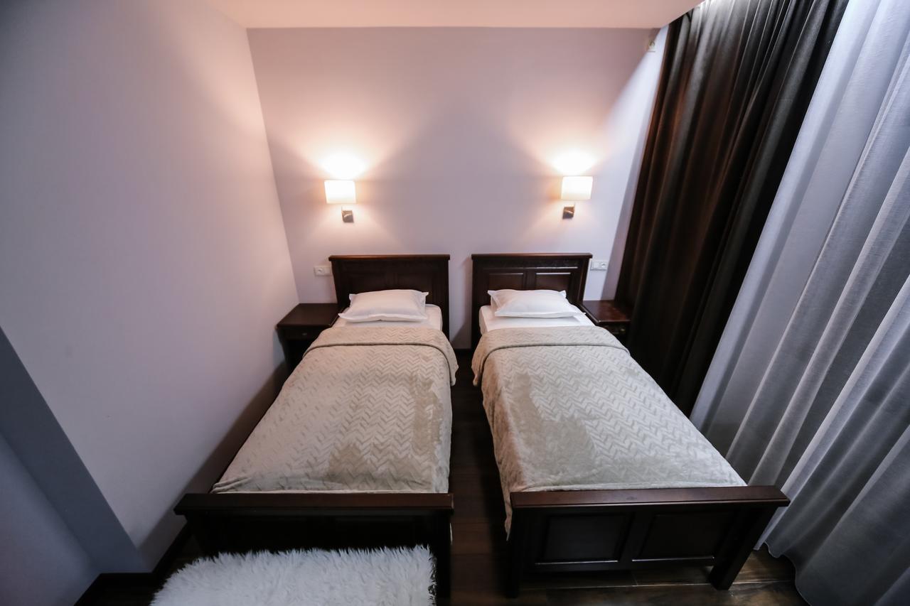 Dvin Hotel Pawłodar Zewnętrze zdjęcie