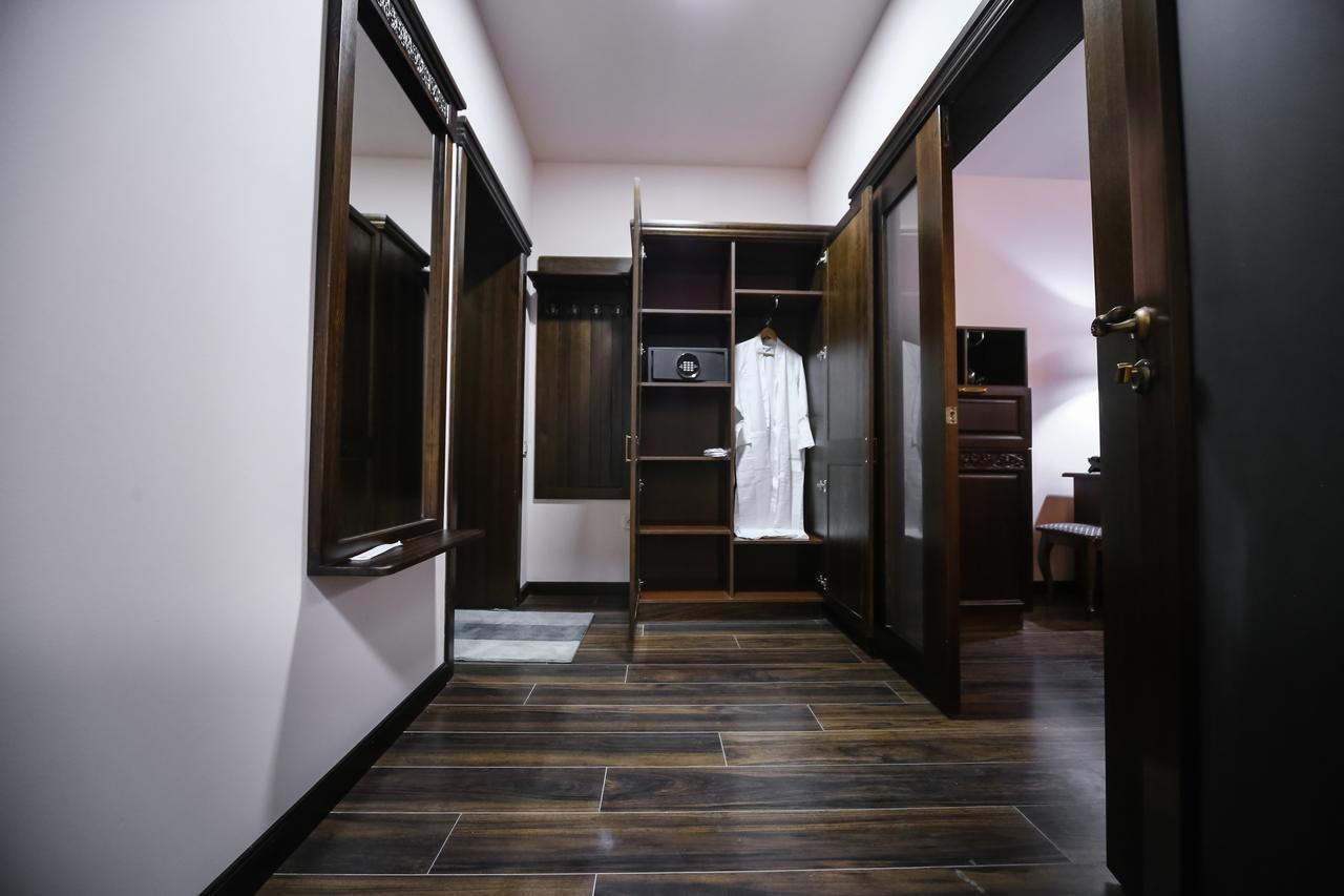Dvin Hotel Pawłodar Zewnętrze zdjęcie