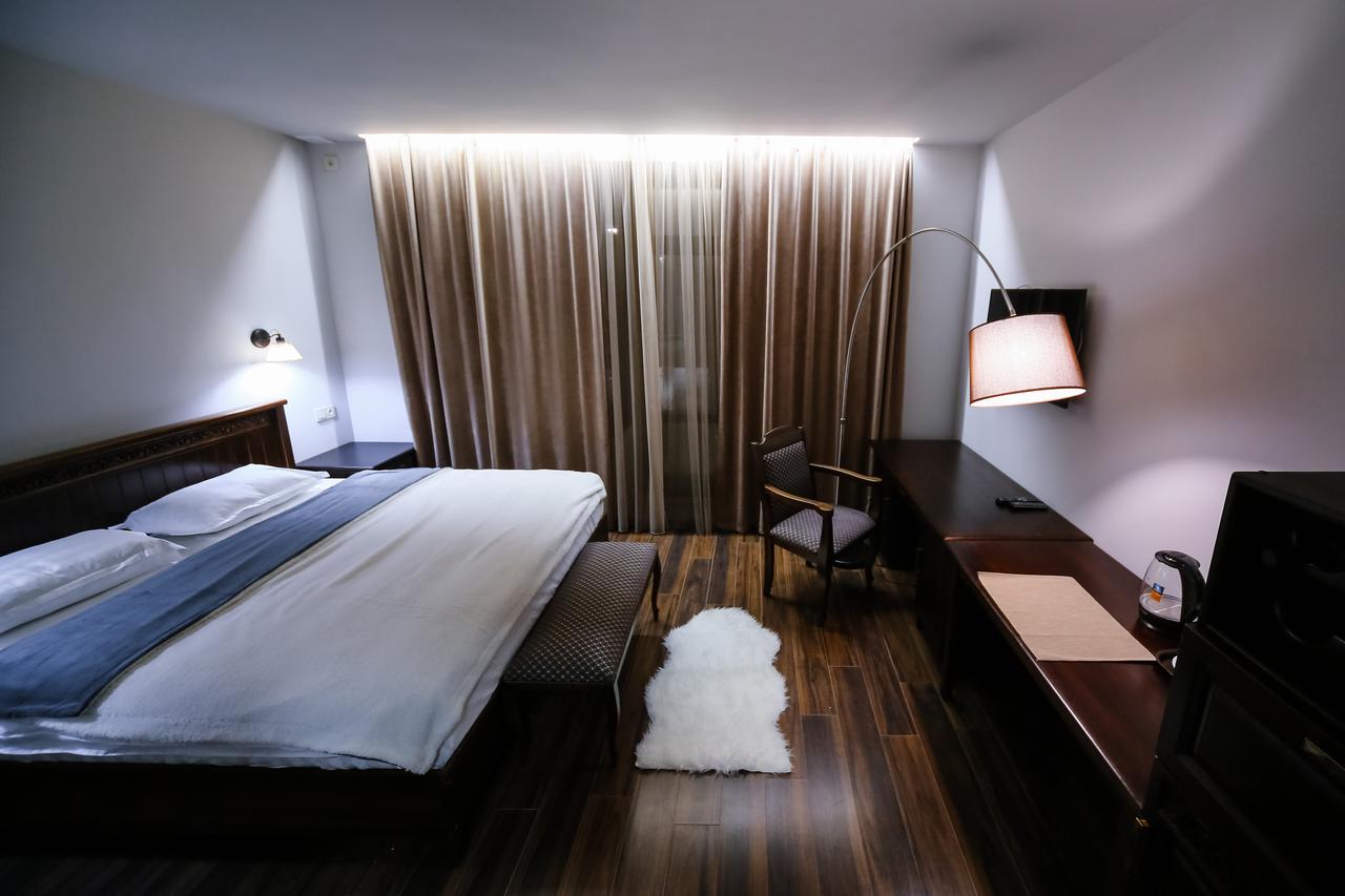 Dvin Hotel Pawłodar Zewnętrze zdjęcie