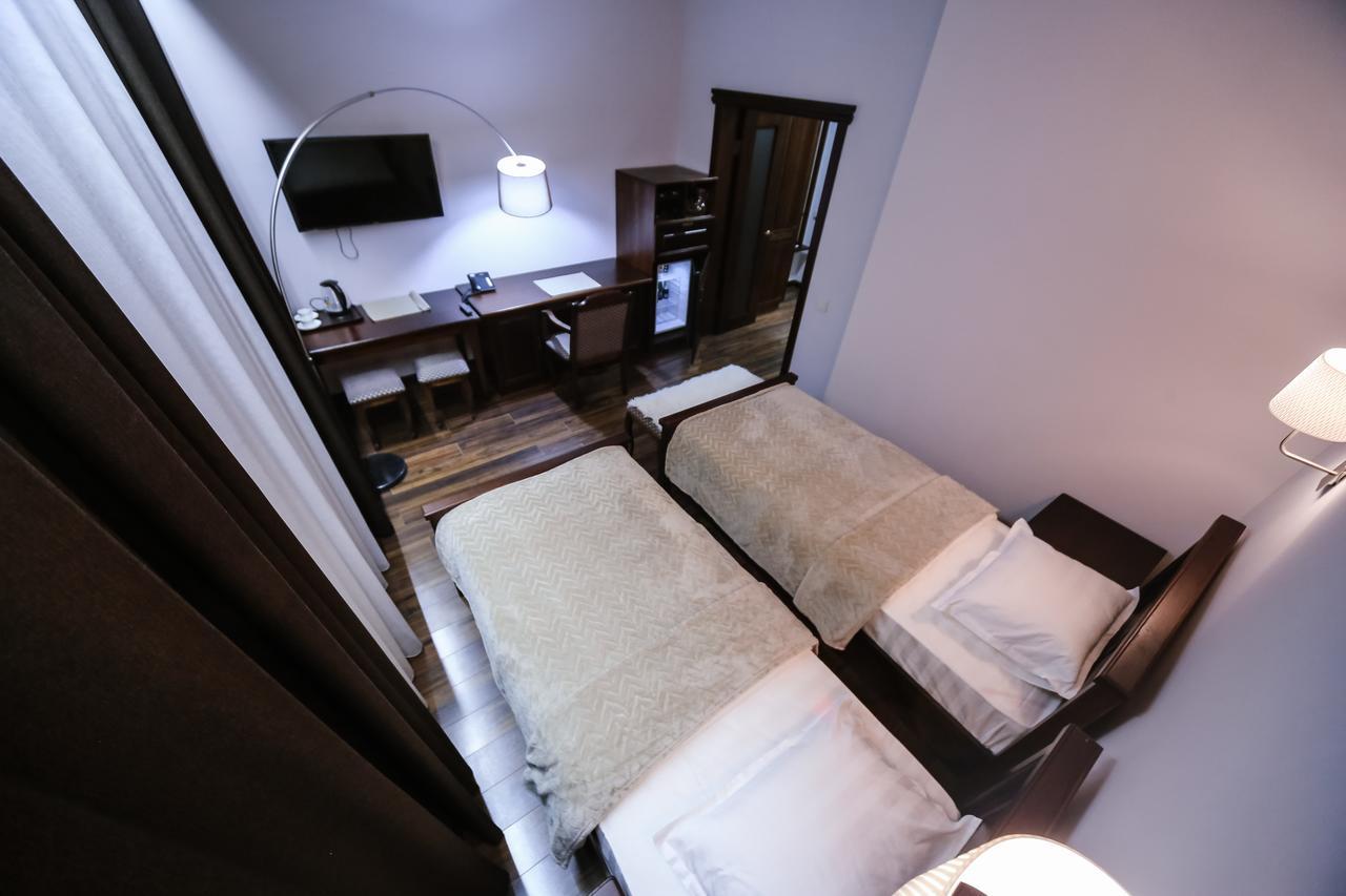 Dvin Hotel Pawłodar Zewnętrze zdjęcie