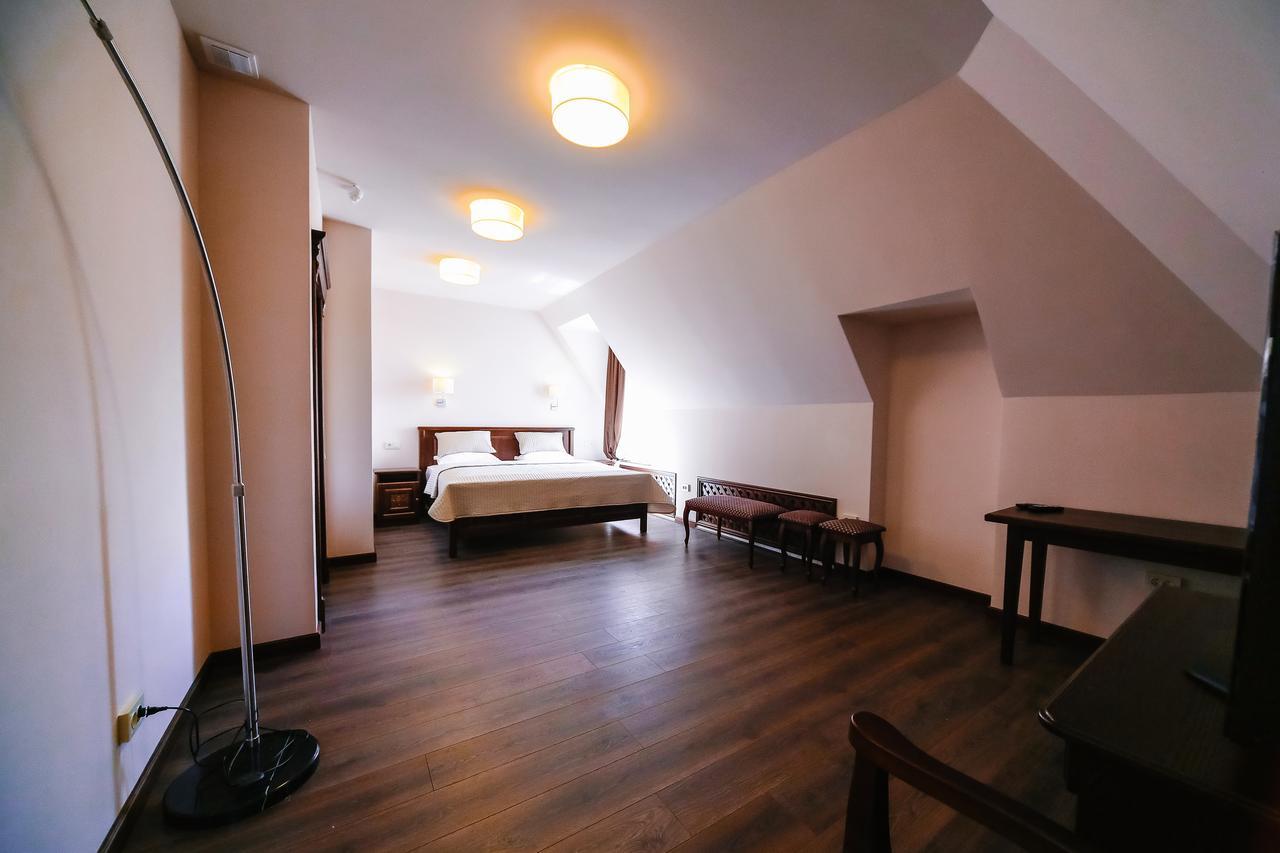 Dvin Hotel Pawłodar Zewnętrze zdjęcie