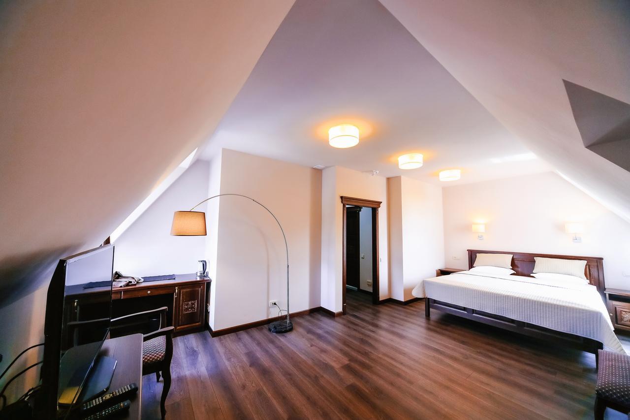 Dvin Hotel Pawłodar Zewnętrze zdjęcie