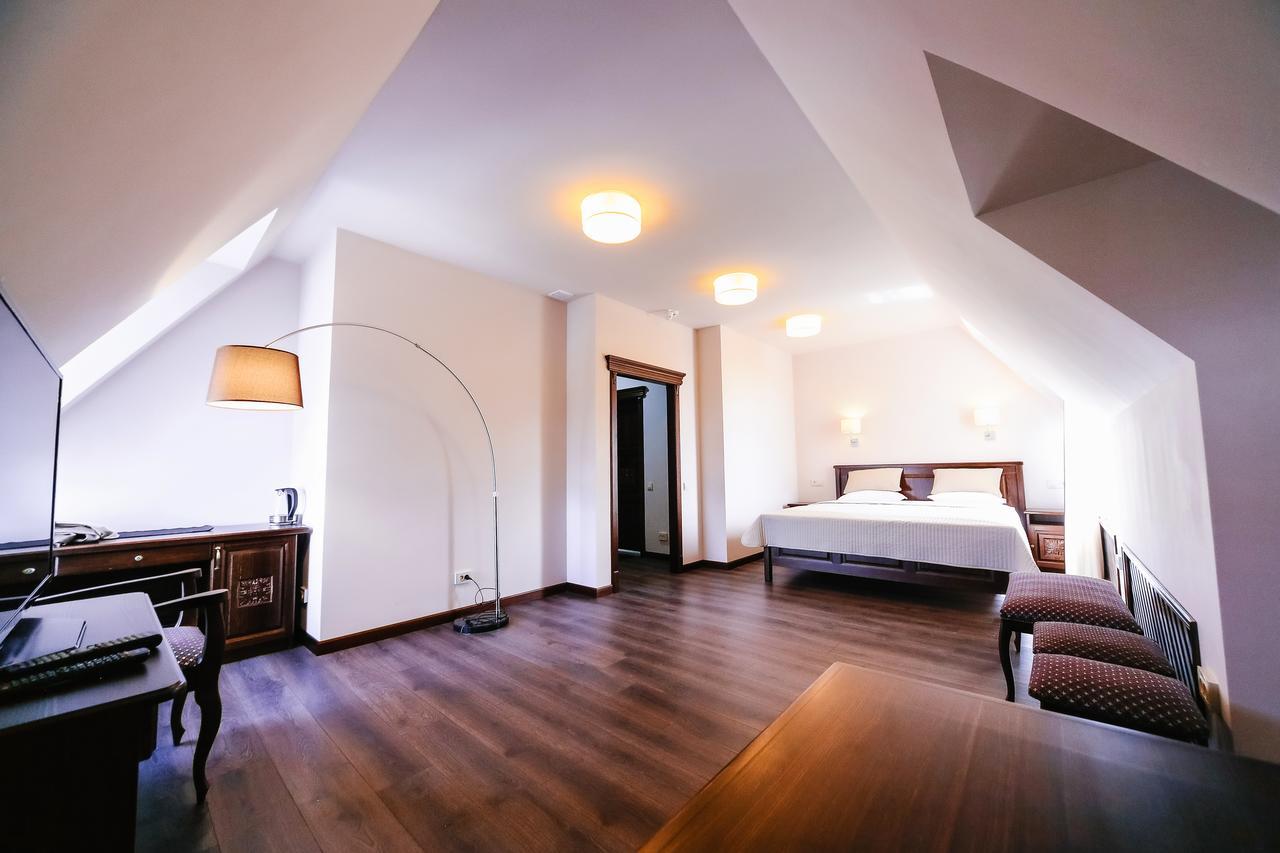 Dvin Hotel Pawłodar Zewnętrze zdjęcie
