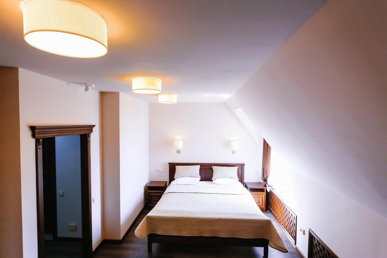 Dvin Hotel Pawłodar Zewnętrze zdjęcie