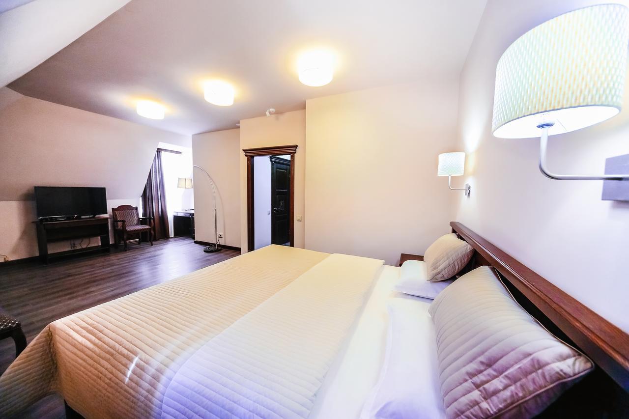 Dvin Hotel Pawłodar Zewnętrze zdjęcie